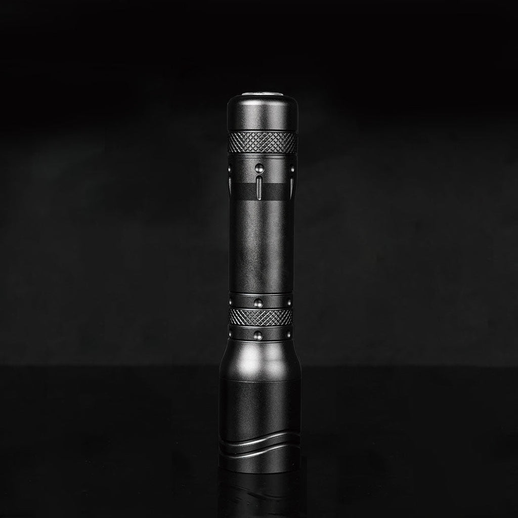 The Lightpalm - Portable Magnetic Charging Strong LED Flashlight