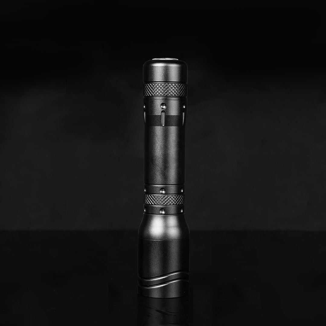 The Lightpalm - Portable Magnetic Charging Strong LED Flashlight